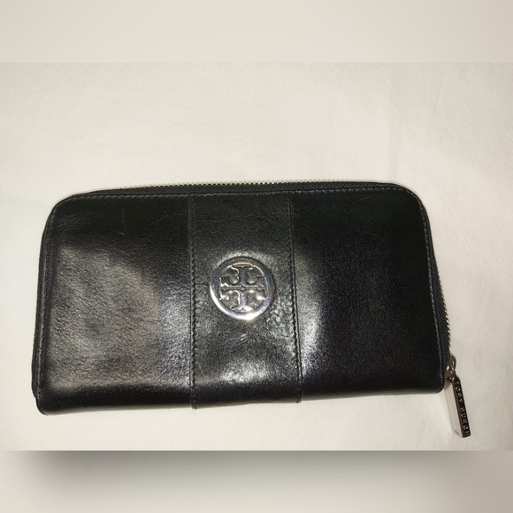 Tory Burch Zip Around Wallet Black